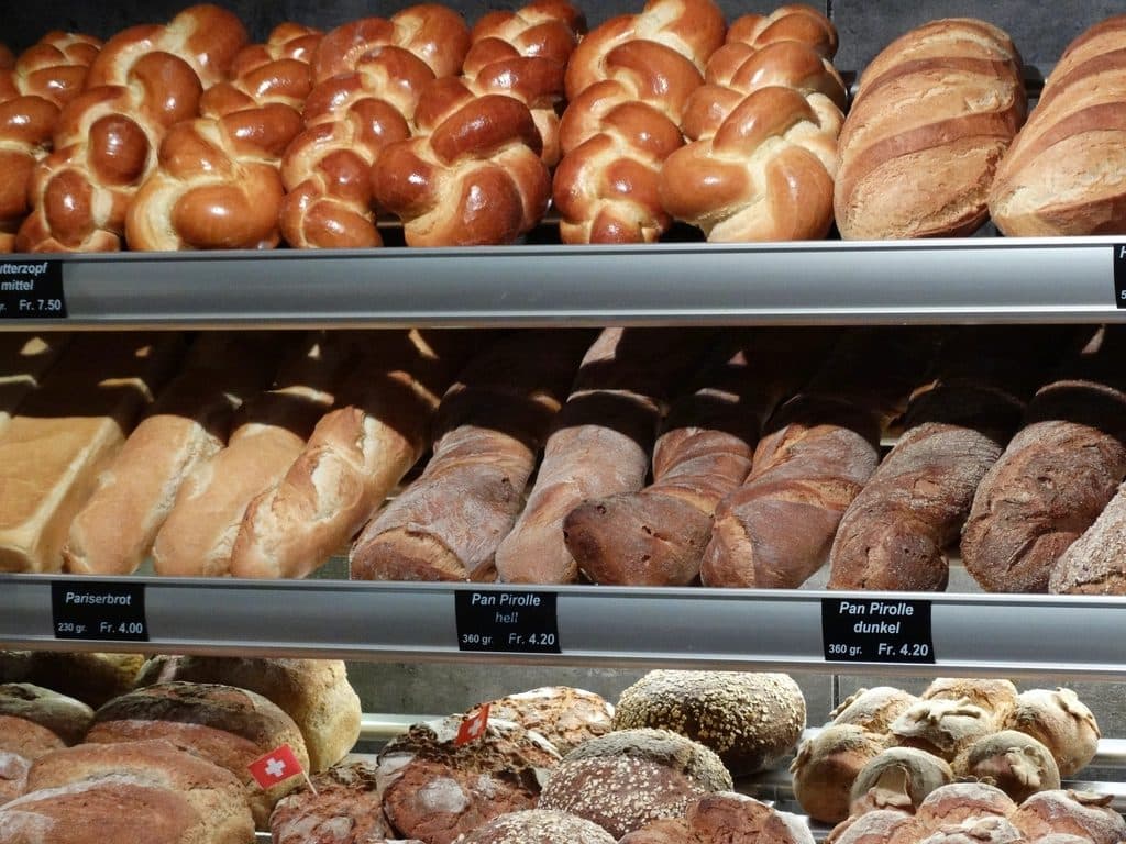 Croissant case